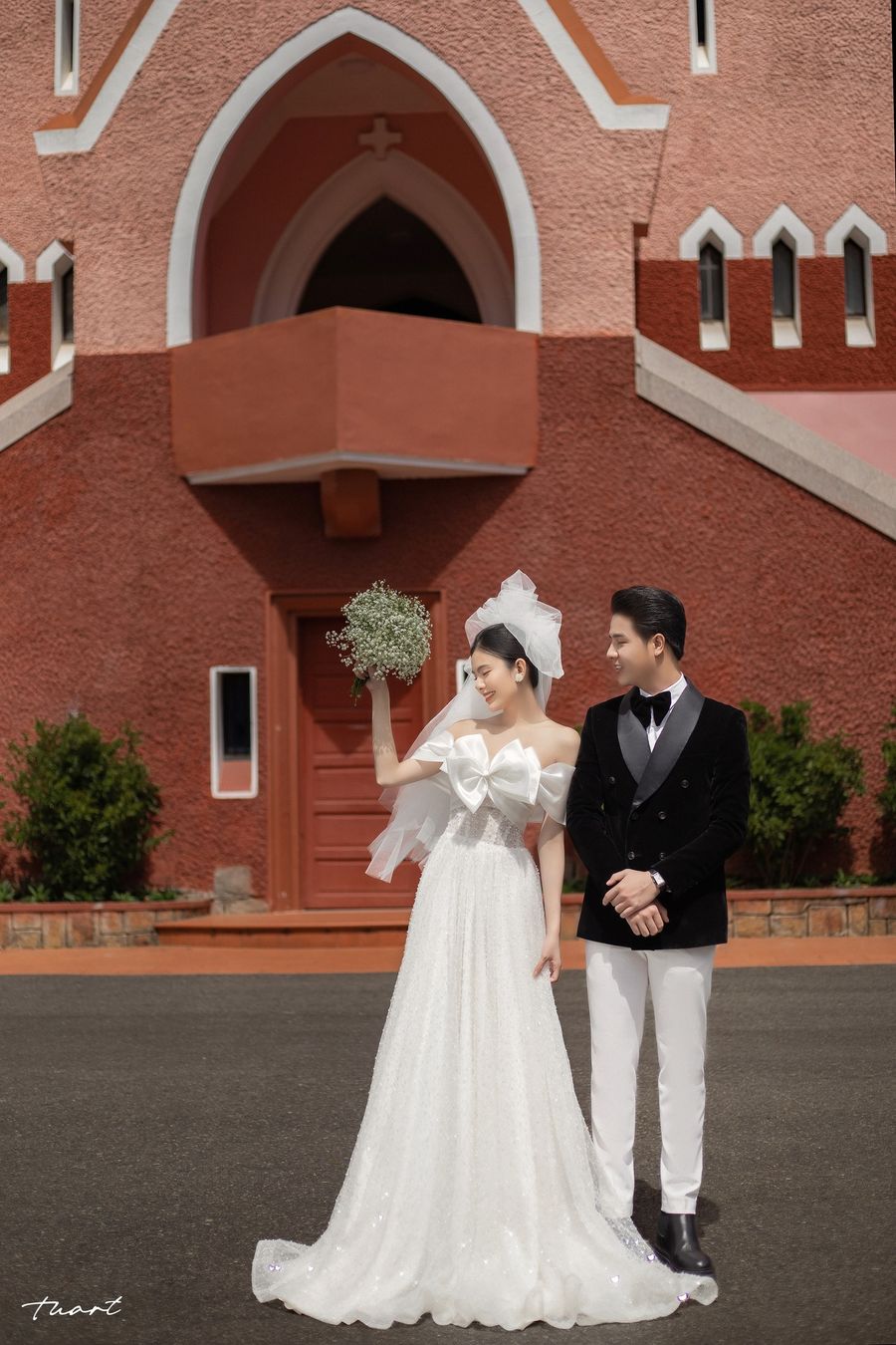 Chính thức về chung một nhà